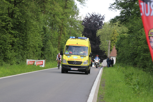 FW Burscheid: Verkehrsstau verzögert schweren Verkehrsunfall