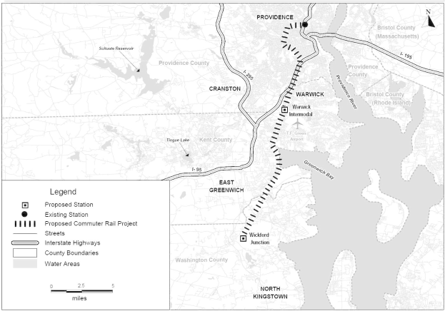 Schwarze und weiße Stadtkarte mit einem Fluss, die ein vorgeschlagenes Nahverkehrsprojekt auf der linken Seite und detaillierte Straßen und Autobahnen zeigt.