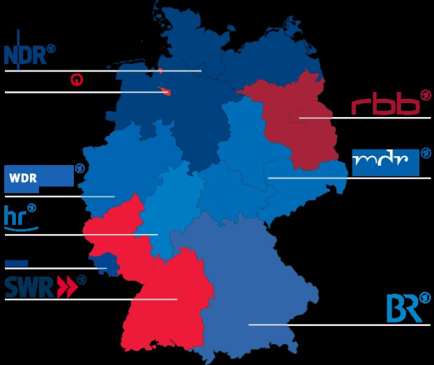 Karte von Deutschland mit Provinzen in rot und blau markiert, um die Ergebnisse der Wahl 2016 anzuzeigen, begleitet von Text, der Kandidaten und Wahltermin beschreibt.