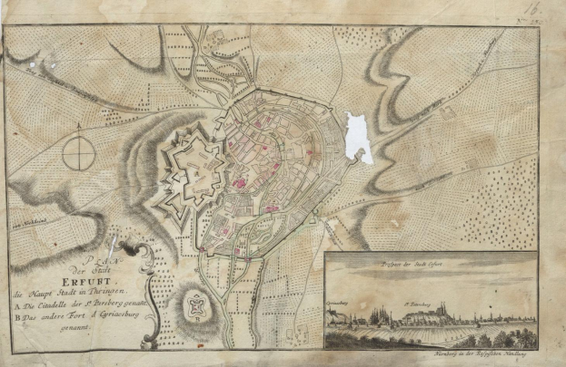 Ein detaillierter alter Stadtplan von Erfurt, Deutschland, der Straßen, Gebäude und Sehenswürdigkeiten zeigt, mit begleitendem Text und Bildern.