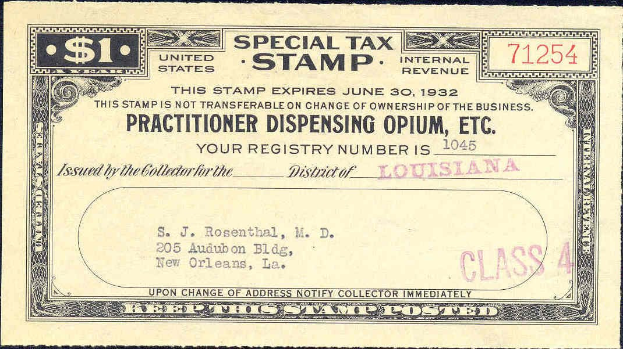 Schwarzer Hintergrund mit einem Steuerzeichen, das "Practitioner Dispensing Opium, Inc." trägt