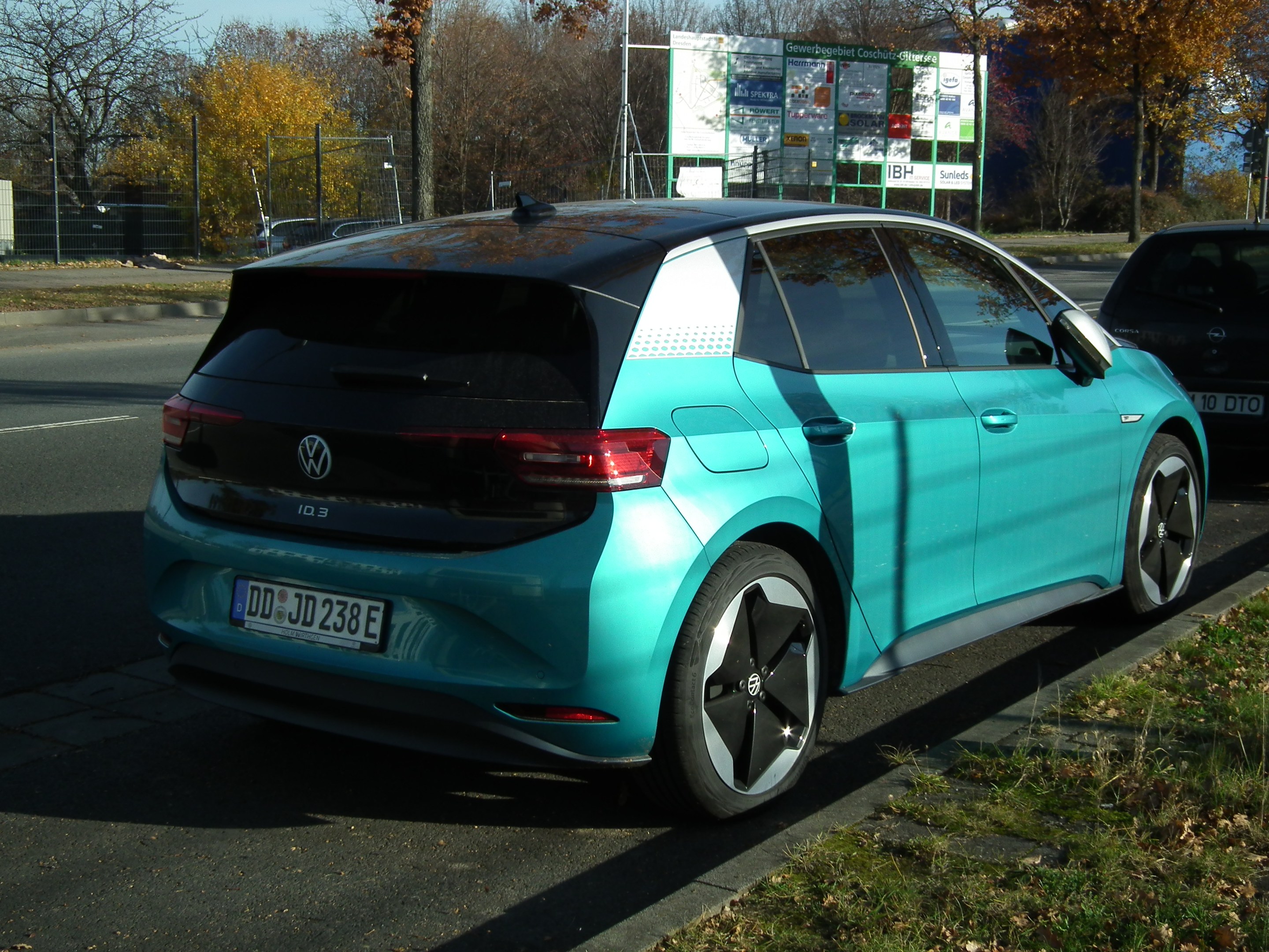 POL-KLE: Kevelaer - Unbekannter Fahrer fährt Verkehrszeichen in Twisteden um und flieht in blauem VW Golf