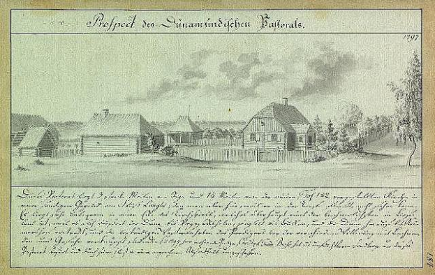 Ein altes Papier mit einer Zeichnung eines Hofes umgeben von Häusern, Bäumen und Himmel, mit dem Text "1897 Deutsche Landschaft mit Hofgebäuden" darauf geschrieben.